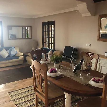 Ferienhaus Immaculate 3-bed House With A Sea View In Mácher