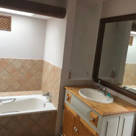 Immaculate 3-bed House With A Sea View In * Mácher